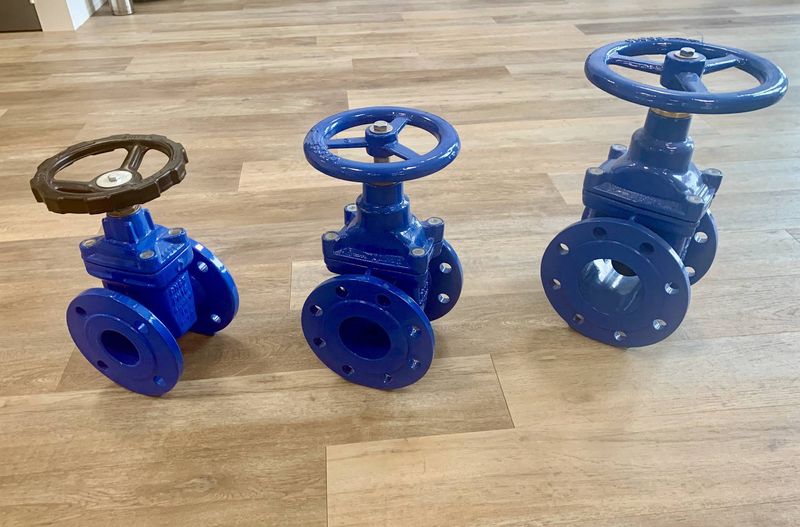 DI flanged resilient seated gate valve for water supply in  Uganda